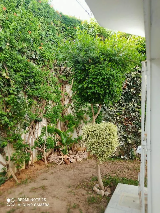 Etage De Villa Avec Jardin, Pres De L'Aireport Et Parking Prive Ariana 0*,