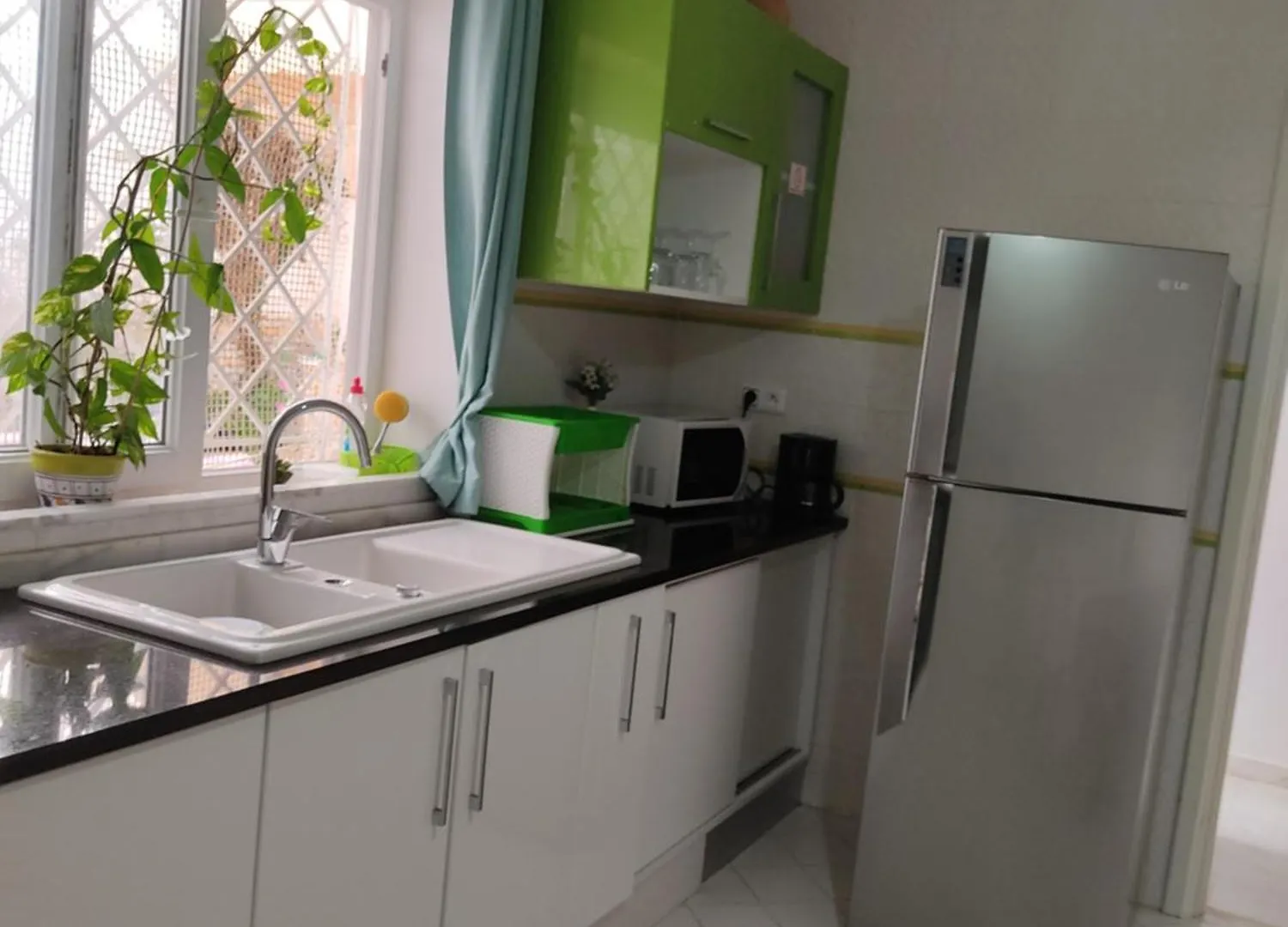 Etage De Villa Avec Jardin, Pres De L'Aireport Et Parking Prive Ariana