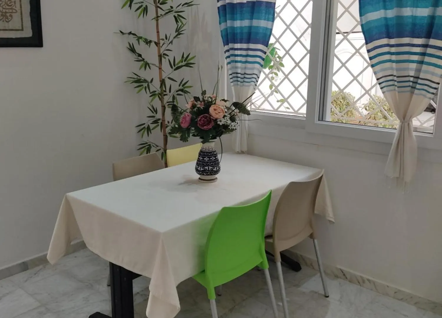 Etage De Villa Avec Jardin, Pres De L'Aireport Et Parking Prive Ariana Tunisia